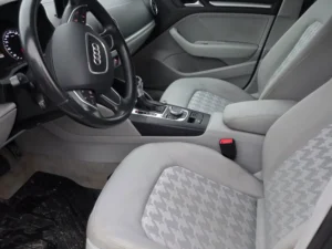 Audi A3 Sedan, kuva kuljettajan ovelta– Vuokraa MS-Vuokraukselta Lappeenrannasta