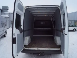 10m³-pakettiauton tavaratila MS-Vuokraus