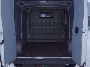 10m³ pakettiauton tavaratila MS-Vuokraus